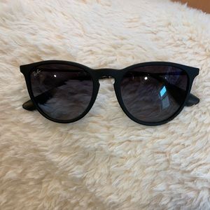 Black Erica Ray-Ban Suglasses